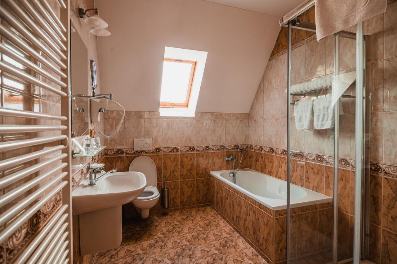 Hotel Krajka**** Vamberk Kültér fotó